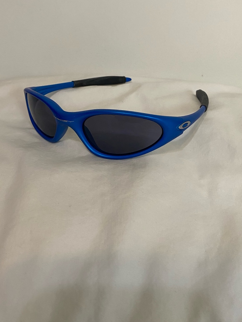 Vintage RARE Oakley Minute Electric Blue Sunglasses
